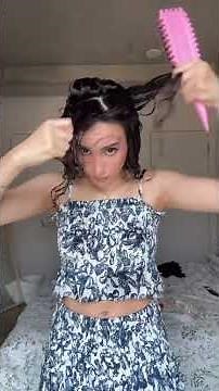 Comment réussir ta routine cheveux bouclés à chaque fois