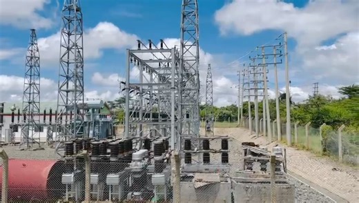 KETRACO's 68km 132kV Olkaria-Narok transmission line is the game-changer Narok needed! Evacuating 20MW of geothermal power, it has transformed the region, fueling growth in agriculture, tourism, and more. Before, Narok faced challenges with poor power quality from a long 33kV line. Now, beneficiaries like Maasai Mara University, Narok Referral Hospital, KMTC, Narok Water & Sewerage Services Company, Olololunga Water & Sewerage Services Company, Ewaso Ngiro-Tannery, Olololunga District Hospital, 