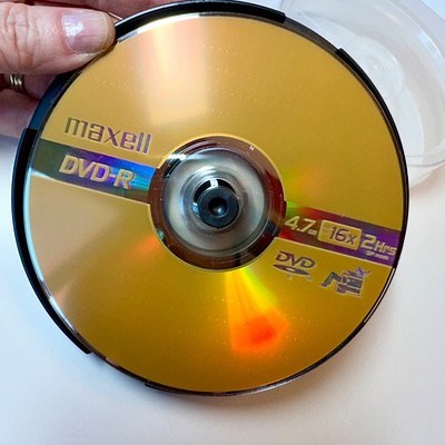 Maxell DVD-R Media Discs 4.7 GB/16X/2 hr, 9 discs, ALL NEW BLANK in open box | eBay