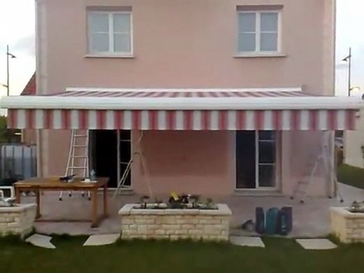 Store banne : lambrequin électrique déroulant enroulant