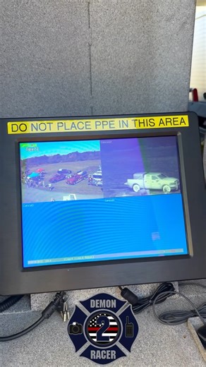 Neptune Rescue 34-86 features this light tower with a thermal imaging camera attached, allowing members on the ground to get multiple views at ground level of an incident scene. • • Help support DR2 on patreon www.patreon.com/Demonracer2 Additional photos can be found at demonracer2.smugmug.com • • • • • • #Fire #Firetruck #Firetrucks #Fireengine #fireengines #firerescue #firedept #firedepartment #firefighter #firefighting #firefighters #firetrucksofamerica #firetrucksofinstagram #fireapparatus 