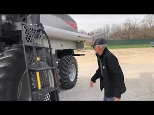 LDI- Gleaner Gerald- Learn about the Gleaner S67 Combine (Part 1 of 2)