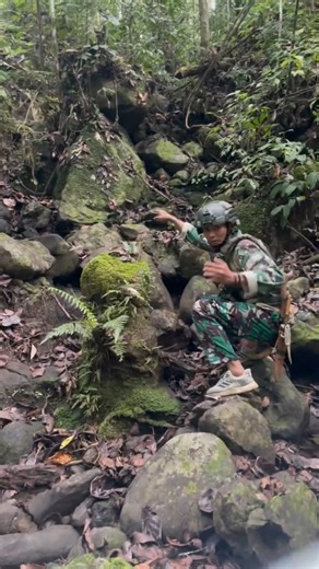 Mengintip janda mandi papua #tni #fypシ #SorotanPublik #papuaindonesia #papuaindonesia #papua #tni #hiburan | Bang Bowo Mandau