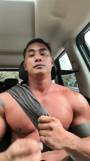 Chest day 🙌🏽 . #pecs #chest #physique | Bulk State