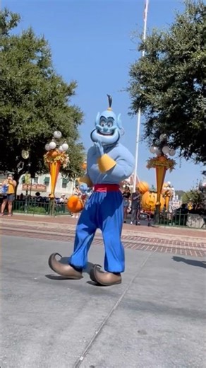 Watch the Disney parade ❤️#enjoy #shortvideo