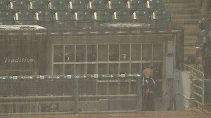 Retraso por lluvia comienza en Chicago