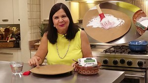 Truco de expertas para curar un comal de metal y que no se oxide ni se peguen las tortillas