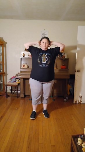 8.2K reactions · 221 shares | December workout day 1. Standing Abs. 20 knee to elbow 20 high knees 10 torso twists 20 side leg raises 20 high knees 10 torso twists Repeat 3 times Keep pushing for your goals #30daychallenge #abworkoutvideos #abs #movement #gethealthy #decemberchallenge | Dawn Turner | Facebook