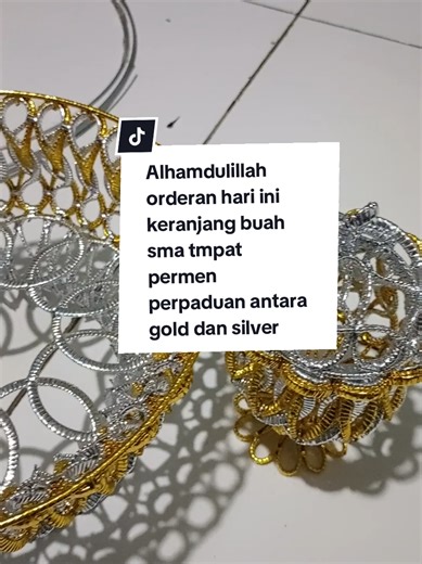 Alhamdulillah orderan hari ini keranjang buah sama tempat permen perpaduan antara gold dan silver 🥰 #kerajinantangandarilimbahaquagelas #daurulang #daurulangsampah #handmade #tutorial