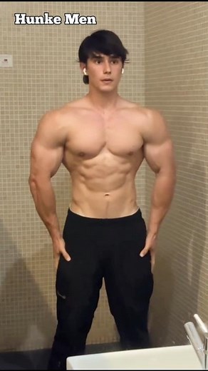 Big muscles#aesthetic#muscle#motivation#posing#abs#chest#biceps#model#body#hunk#gym#work#back#bulge