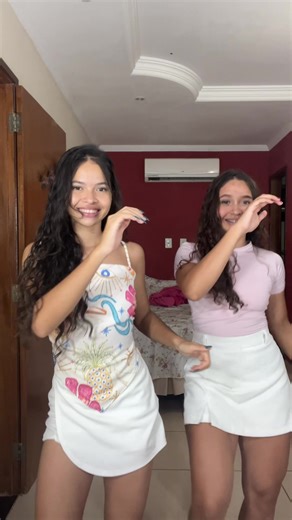 Contagious Dance Hits: Luiza's Isadora Aguiar Performance