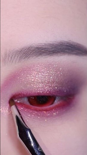 Vampire Eyes Makeup Tutorial: Red Contacts & Glitter.Part-2.#eyelash #vampire