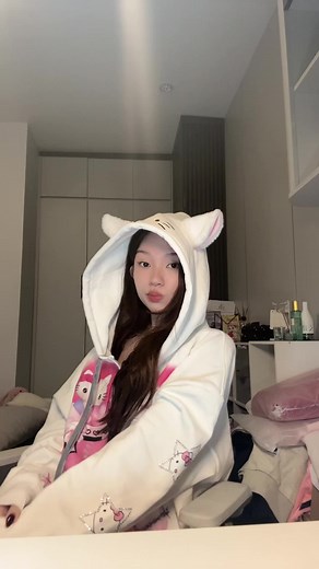 Thời trang áo khoác nữ dễ thương từ Meow Asia