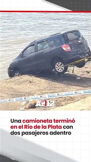 Una camioneta cayó al Río de la Plata