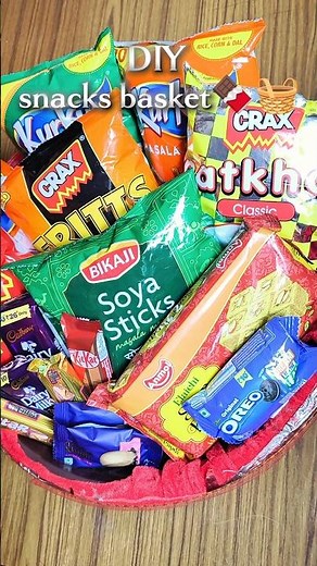 DIY SNACKS BASKET 🧺in just 200 rupees🎁#diygift#giftideas#gift#ytshorts#snacks#birthdaygiftideas#fyp
