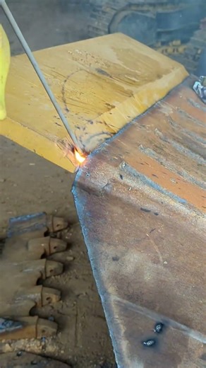 I’m FINALLY Upgrading My Excavator Bucket