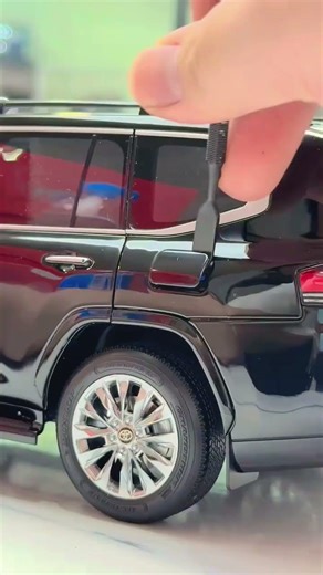 Land Cruiser LC300 Unboxing | 1:18 Scale Model Car Collection #diecastcars #carcollection #diecast