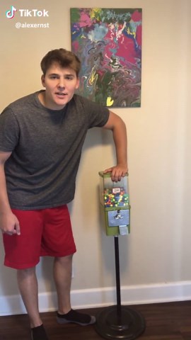 HOW TO GET FREE CANDY FROM CANDY MACHINE!! WORKS EVERY SINGLE TIME | candy