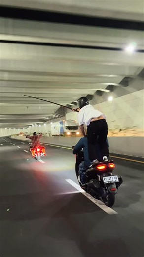 Gandi Roseandri on Instagram: "Expecto Patronum 🪄 Real magic happens with @insta360 X5 + 3M Extended Selfie Stick 👀 No drone needed. Rider @yoesbrusheadtattoo #insta360 #insta360x5 #magicinaction #harleydavidson #chicanos"