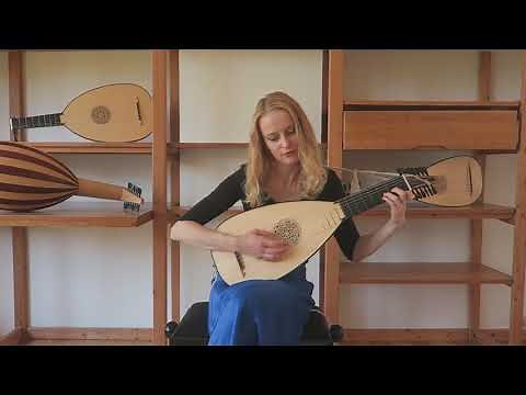 Ieva Baltmiskyte plays Galliard by Alfonso Ferrabosco on travel lute by Muzikkon