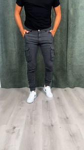 Pantaloni con tasconi e polsino per un comfort ottimale! ​Scopri la nostra collezione su www.jpcollection.it Consegna in tutta Italia in 24/48 ore Pagamento anche alla consegna! | JP COLLECTION
