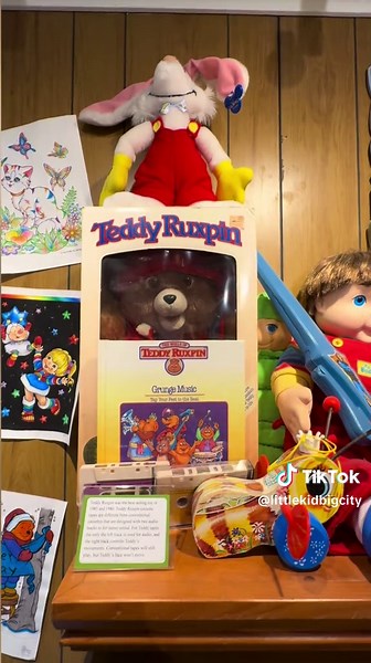 HIDDEN GEMS OF NYC: Museum of Nostalgia Part Museum. Part Toy Shop. All Fun! Welcome to the Museum of Nostalgia. Step into the Museum of Nostalgia — where childhood memories come to life. Here, you can immerse yourself in the enchanting world of nostalgia and take a trip down memory lane through toys. From Cabbage Patch Kids to Transformers, and everything in between, If you grew up with toys, lunch boxes, board games, and quirky memorabilia, this shop is a dream. Museum of Nostalgia is a treasu