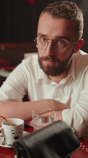 Ruhur on Instagram: "„Oni“ je pjesma o granicama, ljudima, obrascima i situacijama koje ti tiho uzimaju vrijeme, mir i pažnju. Ovom pjesmom kompletiran je EP „Pukotine“, kao završnica jednog procesa i niza povezanih poglavlja. Singl „Oni“ i EP "Pukotine" su dostupni na svim streaming platformama. Muzika: Ruhur Tekst: Ruhur Aranžman: Ruhur, Enes Zlatar Mix: Adnan Banjić, Enes Zlatar Master: Enes Zlatar Studio: Mezzar Instrumenti: – Sintisajzeri: Ruhur i Enes Zlatar – Gitare: Esad Bratović – Progr