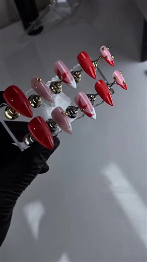 💕 GEL SET Length:Medium Shape: Almond 🏷️ N8,500 Kit includes: buffer, file, glue, alcohol pad, hand cream, cuticle tools & sometimes a cute gift 🎁 💎 Reusable: 3–4 times 📦 Custom orders: Available 🕒 Processing: • 3–4 working days (≤9 sets) • 7–10 working days (10 sets) • Priority (24hrs): ₦2,000/set Shop now 👉 ivygonails.ng Resellers, kindly indicate when ordering 💗 #ivygonails #ignails #ivygoDolls | Ivygonails collections