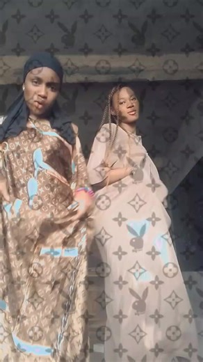 Vidéos de Leslie Énora Sandra (@leslie.nora.sandr) avec son original - Leslie Énora Sandra