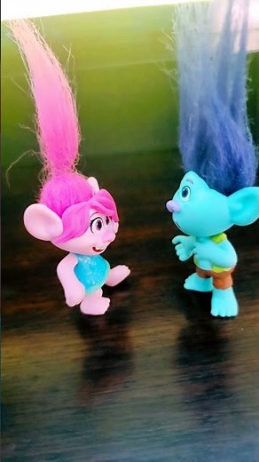 poppy and branch qre gonna kiss in trolls 3