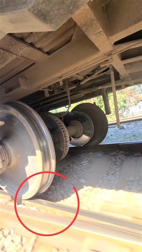 changing railwaytrack wheels. #shorts #train #railwaytrack