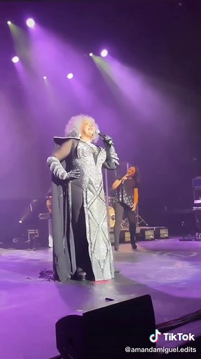 Amanda Miguel: Donde Brilla el Sol - Letra de Canción