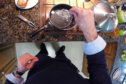 Here's what happens when you add salt to boiling water