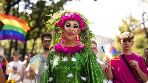 Over 300,000 people enjoy Vienna's Pride Parade