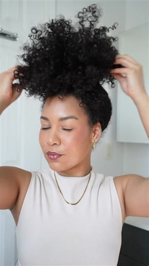 How to Use Olaplex No.7 Bonding Oil for Perfectly Coiffed Curls
