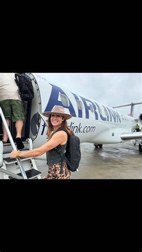 The Green Door Life: Nutrition Coaching & Strength Training on Instagram: "Food log audits aren’t for perfect weeks. They’re for real ones. The weeks with: • dinners out • travel days • social events • busy schedules • high stress and low bandwidth We don’t remove life to “get healthy.” We read what’s actually happening inside it. Because sustainable health doesn’t come from control or restriction. It comes from understanding patterns: energy, hunger, recovery, timing, movement, sunlight, stress