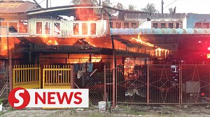 A total of 15 shophouses in Jitra, Kedah were destroyed in an early blaze on Friday (Sept 29). Kedah Fire and Rescue Department operations officer Mohd Bustan Karudin said no casualties were reported in the 1am fire. Read more at https://shorturl.at/pqtFR WATCH MORE: https://thestartv.com/c/news SUBSCRIBE: https://cutt.ly/TheStar LIKE: https://fb.com/TheStarOnline | The Star | Facebook