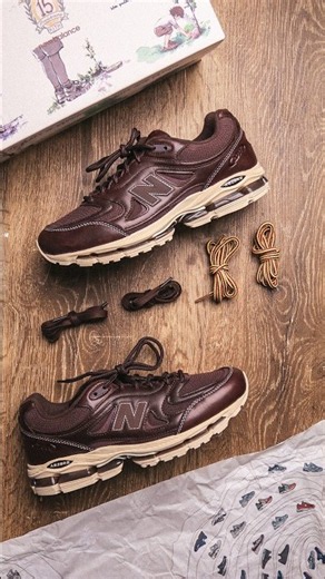 Unboxing the Kith x New Balance 2011 "Bark" - an amazing leather pair of New Balance!