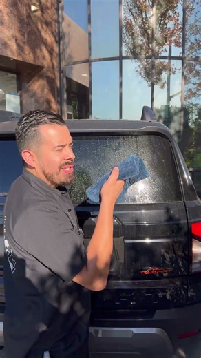 Easy glass cleaning hack! #shorts #diy #glass #mirror #cleaning #carcare #detailing #hack