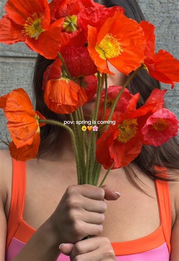 a happy reminder that spring is coming (and a new collection too)!! coming soon 🌼 #shopform #spring #springaesthetic #springiscoming #flowers