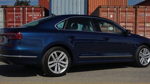 2018 Volkswagen Passat V6 SEL Premium review: Showing its age