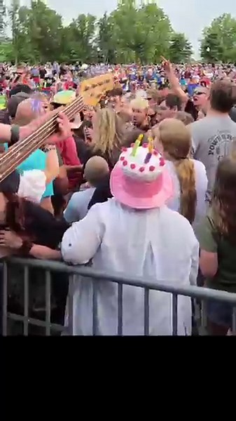 In the End” Tribute Band Brings Powerful Emotion to Crawling Live | Linkin Park Tribute #linkinpark