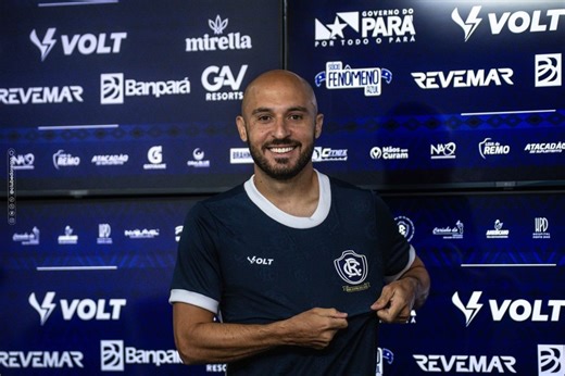 Régis fala sobre estreia no Remo e reage ao apelido “Messi careca”