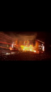 310 reactions · 50 shares | Linkin Park: In the End Une performance ÉPIQUE à revoir encore et encore ! ⚡ #LinkinPark #InTheEnd #LilKinPark #RepriseÉpique #LivePerformance #HommageMusical #RockLegend #NuMetalVibes #PerformanceExceptionnelle #ChesterBennington #ClassicSong #RockForever #MusiqueLégendaire #ThrowbackVibes | Faisal Mollah | Facebook