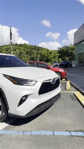Stephanie, Vendedora de Autos PR 🚗 | Highlander 2022 híbrida PERFECTAS CONDICIONES 3 filas de asiento Motor híbrido, rendimiento en combustible Perfecta para familias grandes... | Instagram