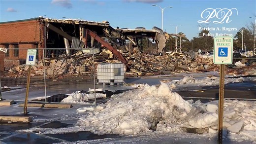 Site of former Houston’s Restaurant, a Memphis staple, is embarking on a new chapter Memphis, Tenn., Jan. 31, 2026: The former beloved Houston’s Restaurant at 5000 Poplar Ave. in East Memphis is undergoing a transformative demolition. It has been reported that 5000 Poplar LLC has invested $2.1 million in the 7,500-square-foot site, paving the way for a brighter future. #restaurant #Memphis #Houstonsrestaurant | Patricia A. Rogers