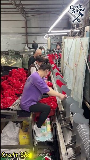 See how factory masters quickly shape socks 🧦