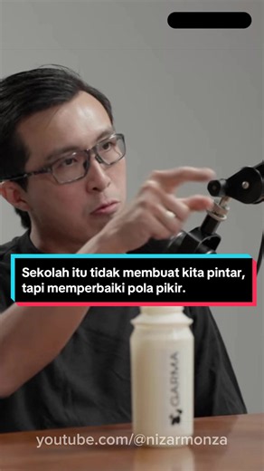 Jadi sebenarnya sekolah itu gunanya buat apa sih? 🤔 Di sini dr. Tirta ngejelasin paradoks menarik tentang dunia akademis yang sering banget kita salah pahami. Kalau menurut kalian, sekolah itu beneran ngebentuk pola pikir atau emang cuma formalitas aja? Tulis di kolom komentar! 👇 Tonton selengkapnya di youtube.com/@nizarmonza Bersama dr Tirta di Podcast Nizar Monza Hashtags: #drtirta #nizarmonza #paradokssekolah #polapikir #edukasifinansial