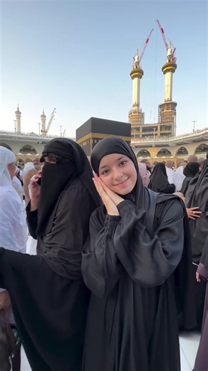 Aisha Hanum: Beautiful Russian Art and Culture