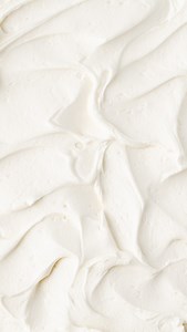 New recipe! MARSHMALLOW BUTTERCREAM FROSTING! Super smooth, super creamy, and just the perfect amount of sweetness. This marshmallow buttercream is made with marshmallow fluff (aka marshmallow creme) for a classic marshmallow flavor. Find the recipe on cakemehometonight.com! #marshmallow #marshmallows #buttercream #buttercreamfrosting #frosting | Cake Me Home Tonight